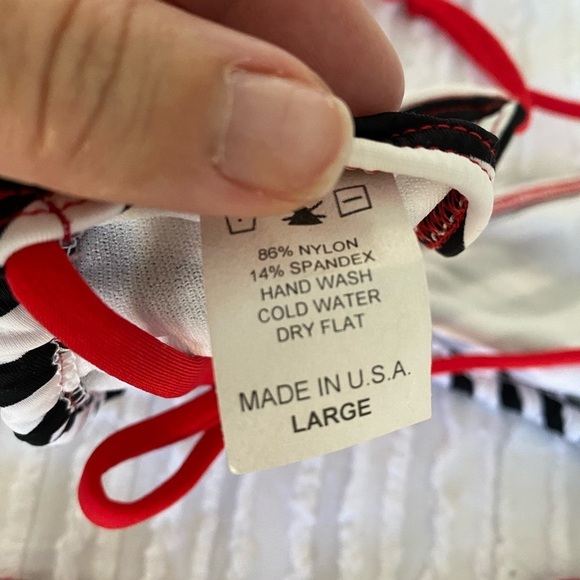 Black White Red Cheeky Bikini large New NWT - Picture 8 of 8